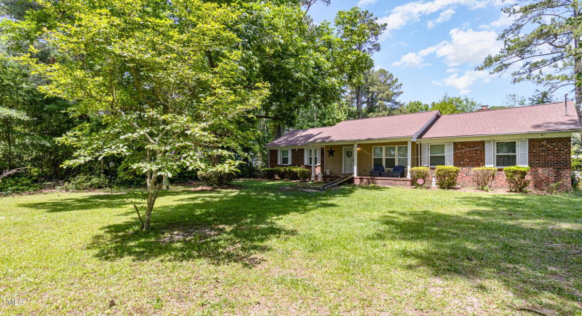 301 Darden St Kenly, NC 27542