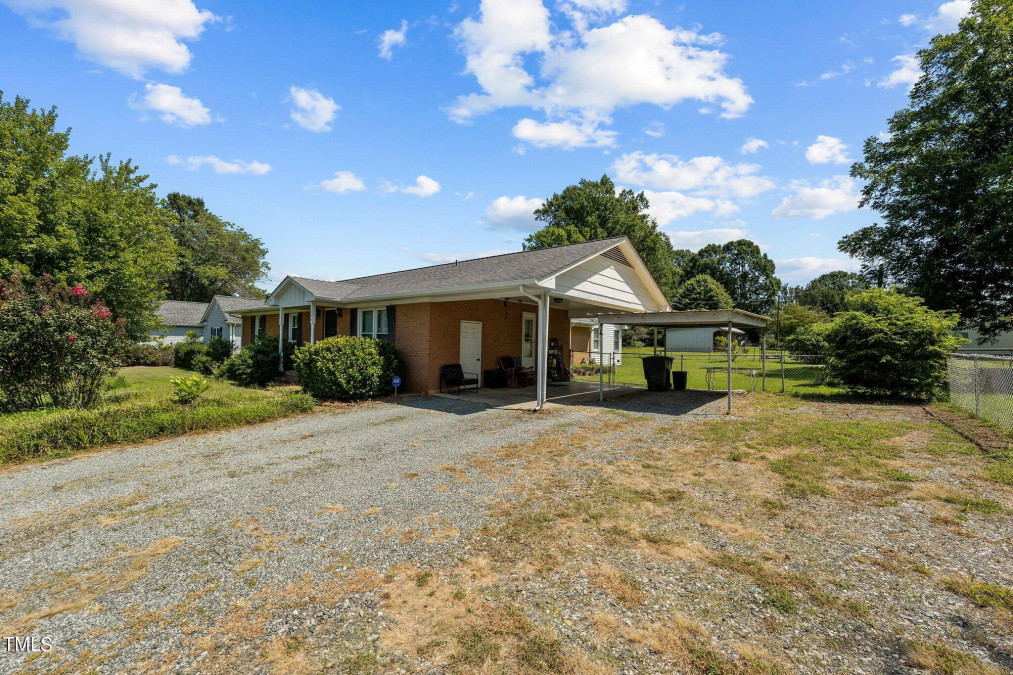 306 Oakhurst St Gibsonville, NC 27249