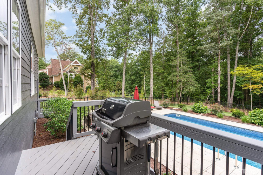 30 Ocoee Falls Dr Chapel Hill, NC 27517