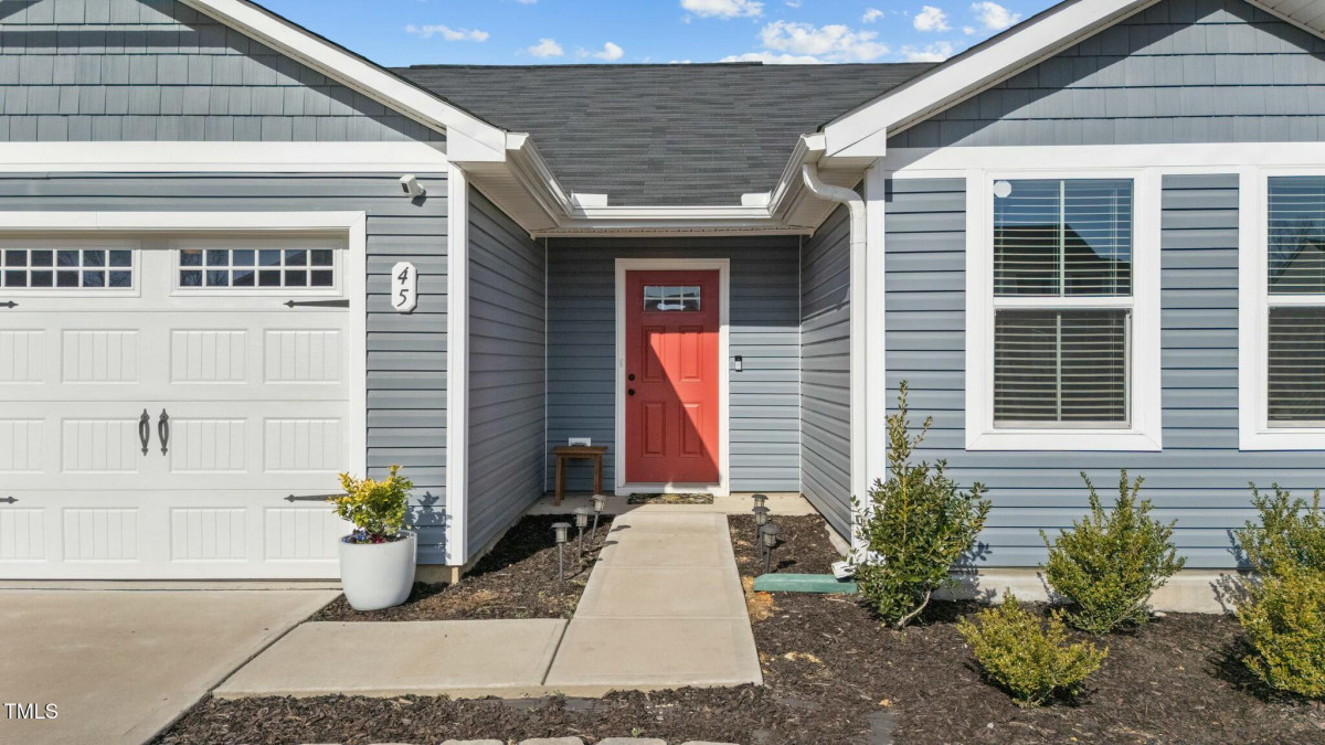 45 Florentine Ct Angier, NC 27501