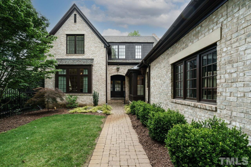 1314 Queensferry Rd Cary, NC 27511
