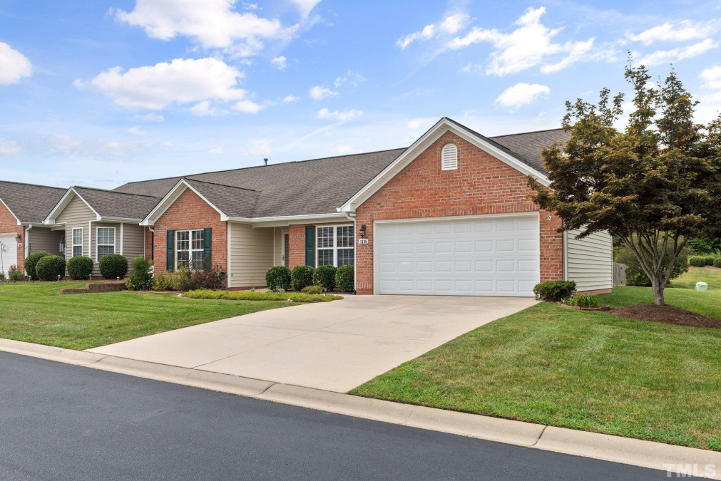 1336 Coppergate Trl Burlington, NC 27215
