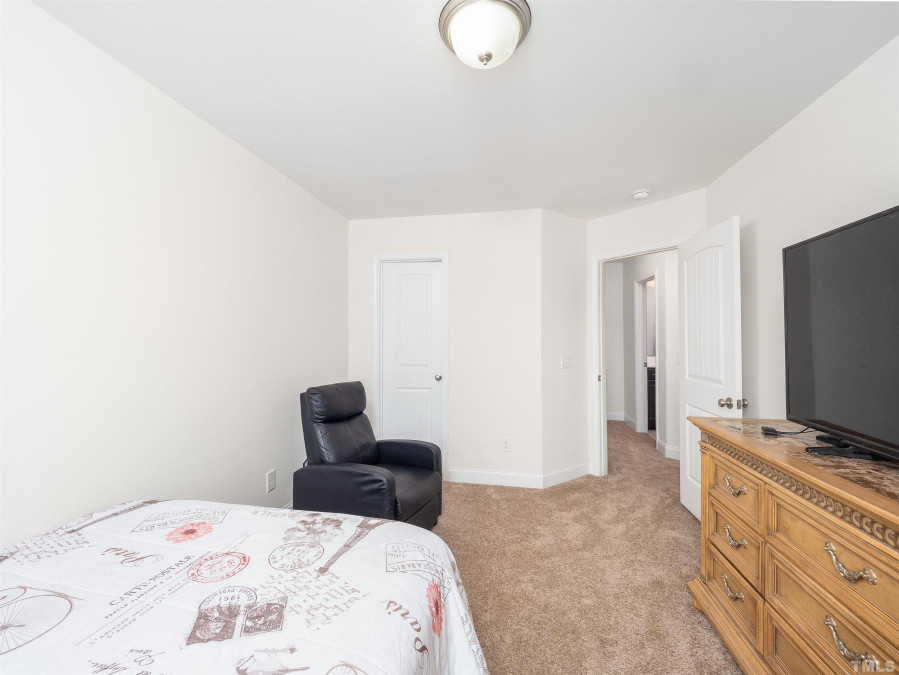 2402 Cattail Pond Dr Zebulon, NC 27597