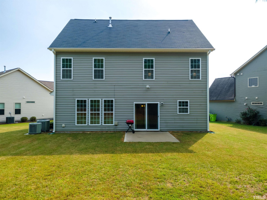 2402 Cattail Pond Dr Zebulon, NC 27597