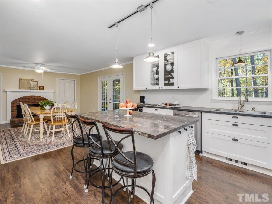 1308 Brookfield Dr Chapel Hill, NC 27516