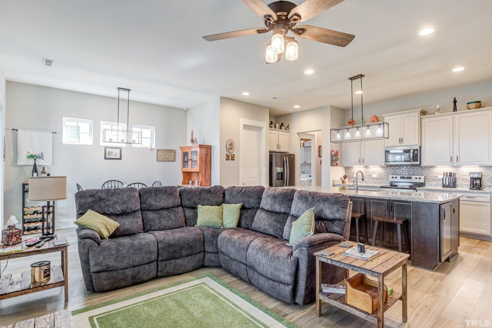 137 Warm Wind Dr Clayton, NC 27527