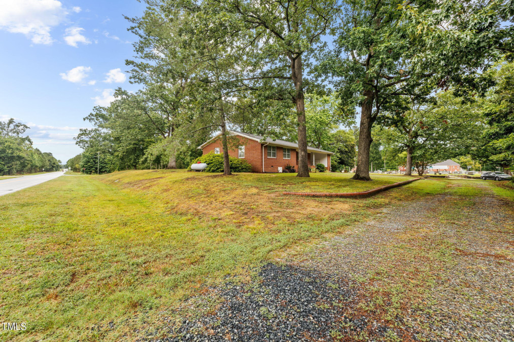 60 Lancaster Dr Goldston, NC 27252