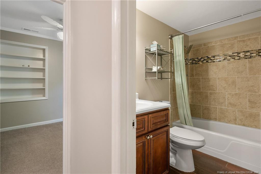 2305 Mirror Lake Dr Fayetteville, NC 28303