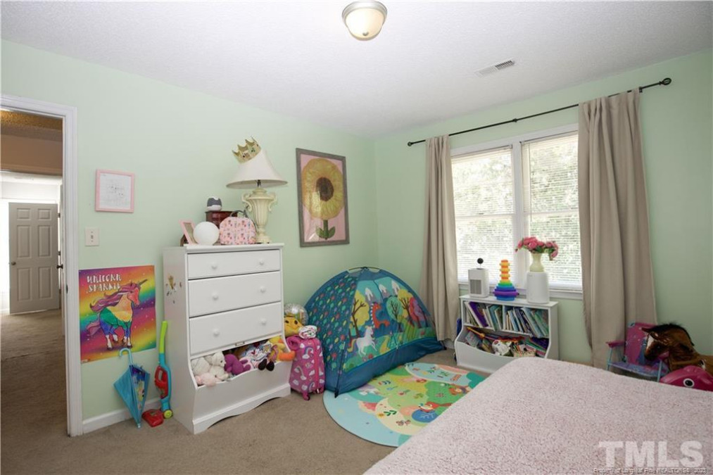 2078 Lothbury Dr Fayetteville, NC 28304