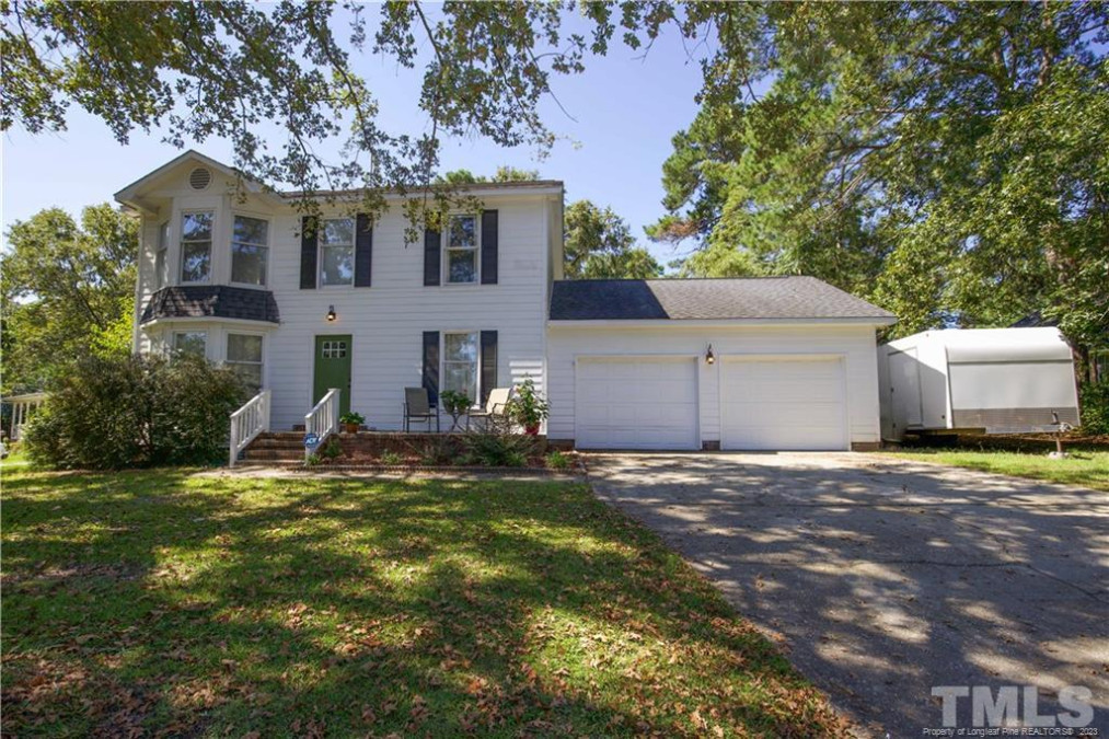 2078 Lothbury Dr Fayetteville, NC 28304