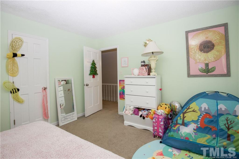 2078 Lothbury Dr Fayetteville, NC 28304