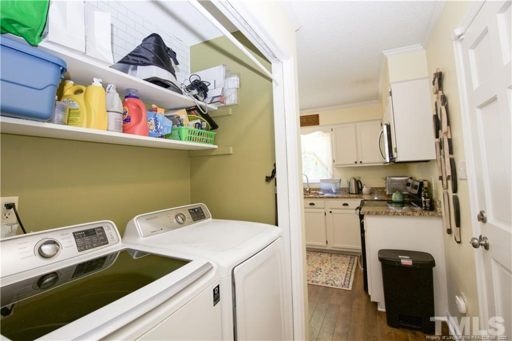 2078 Lothbury Dr Fayetteville, NC 28304