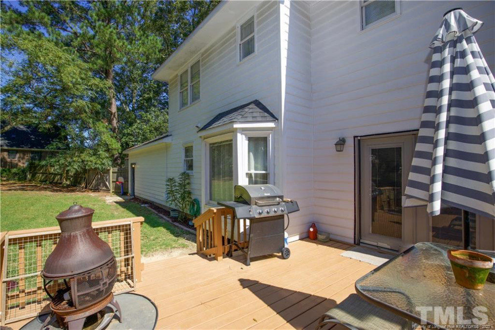 2078 Lothbury Dr Fayetteville, NC 28304