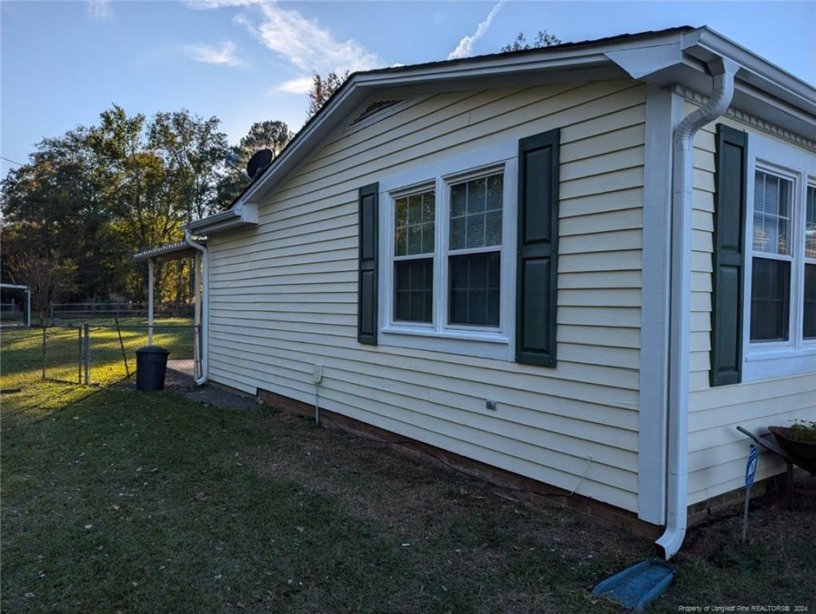 2244 Lindsay Rd Raeford, NC 28376