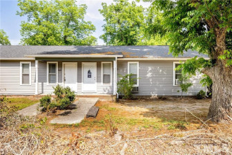 1057-1059 A-B Strickland Bridge Rd Fayetteville, NC 28304