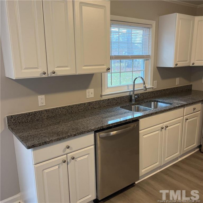 2620 Dinsmore Dr, Fayetteville, NC 28306 Raleigh Realty