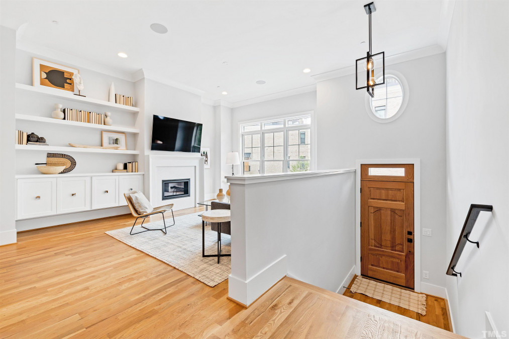 2101 Oberlin Village Dr, Raleigh, NC 27605 Raleigh Realty