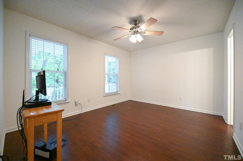 229 Linville Ln Willow Springs, NC 27592
