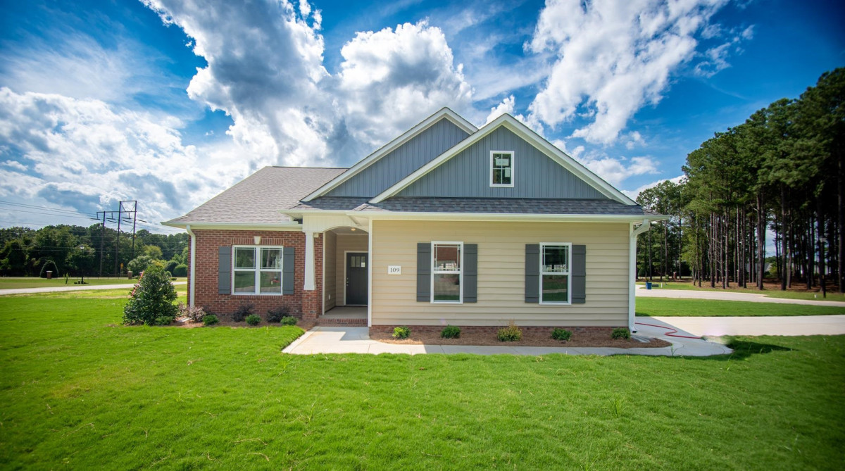 109 Beaufort Cir Dunn, NC 28334