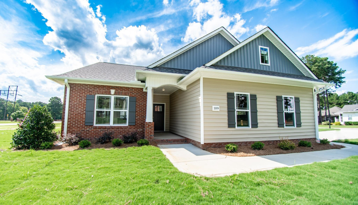 109 Beaufort Cir Dunn, NC 28334