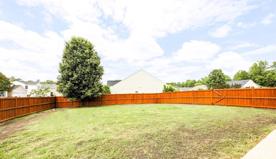 2005 Sterling Hill Dr Fuquay Varina, NC 27526