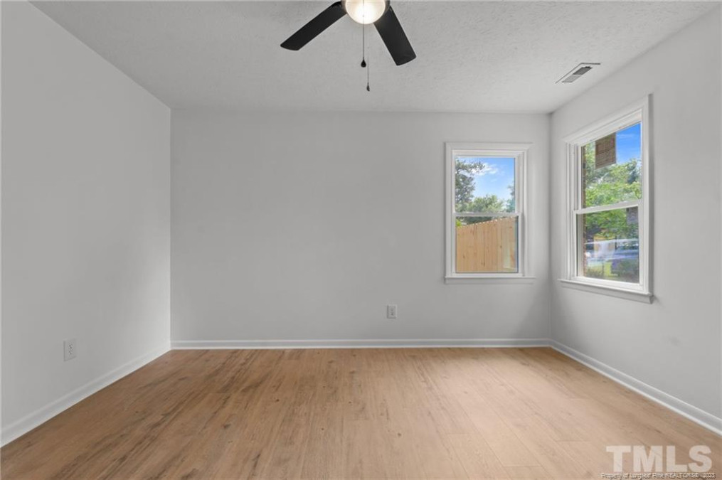 1028 Patrick Dr Fayetteville, NC 28314