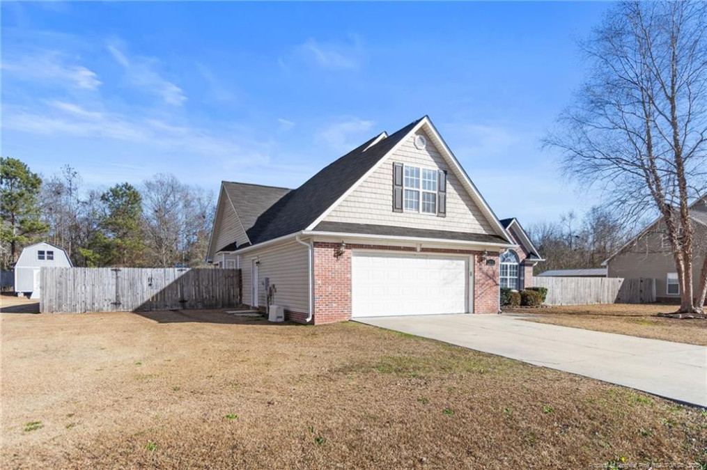 305 Chestnut Dr Raeford, NC 28376