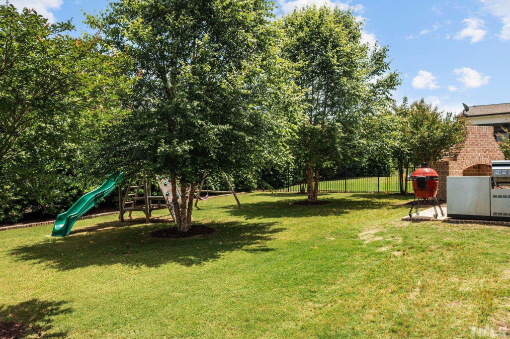 2726 Greenbank Mill Dr Fuquay Varina, NC 27526