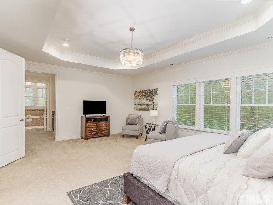 116 Eagles Watch Ln Chapel Hill, NC 27517