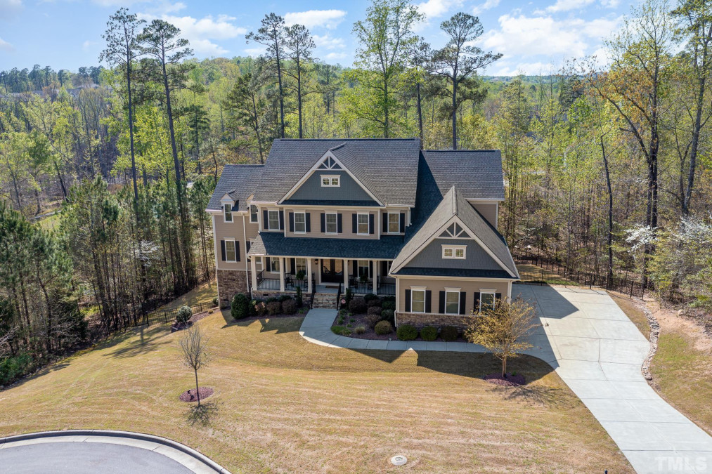 116 Eagles Watch Ln Chapel Hill, NC 27517