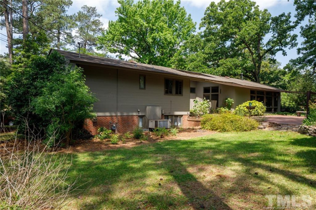 2702 Skye Dr Fayetteville, NC 28303