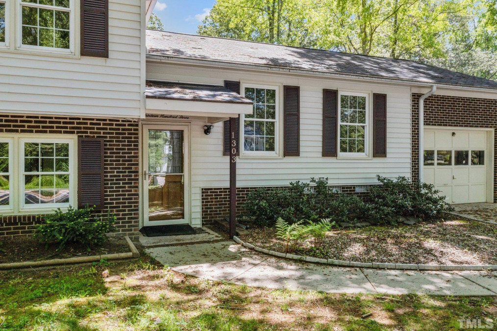 1303 Lake Pine Dr, Cary, NC 27511 Raleigh Realty