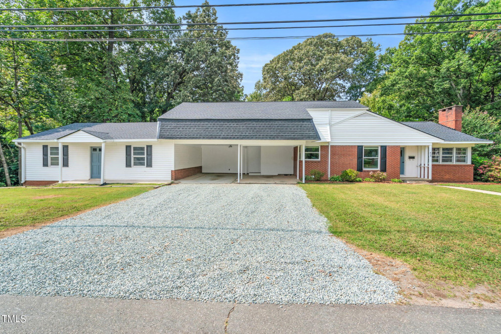 423 Ivey Ave Siler City, NC 27344