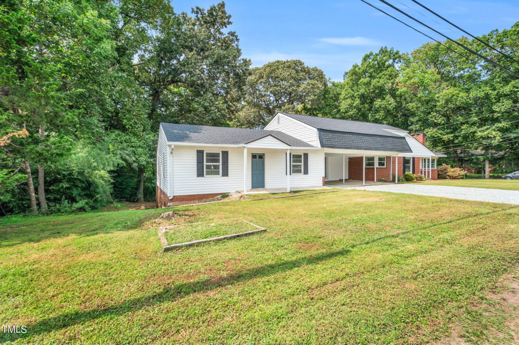 423 Ivey Ave Siler City, NC 27344