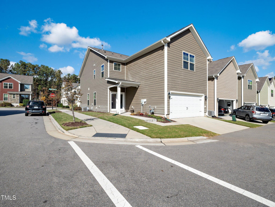 1204 Treetop Meadow Ln Wake Forest, NC 27587