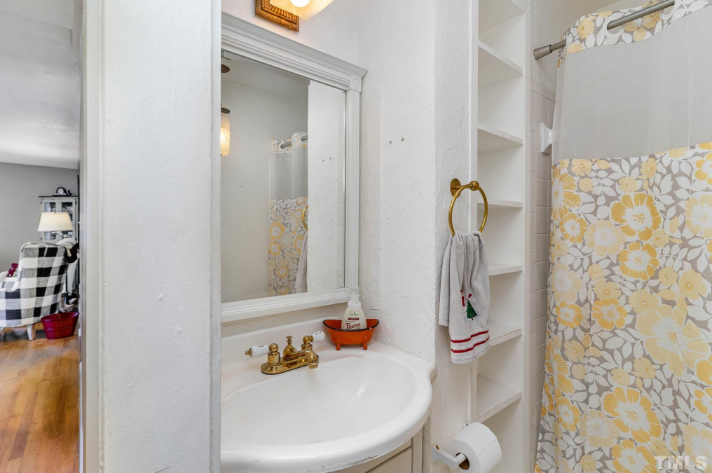 103 Lakeview Ave Wake Forest, NC 27587