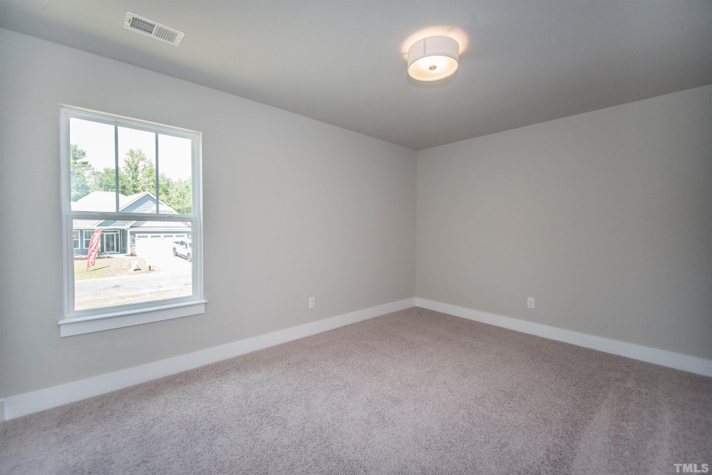 1404 Weavers Trace Dr Zebulon, NC 27597