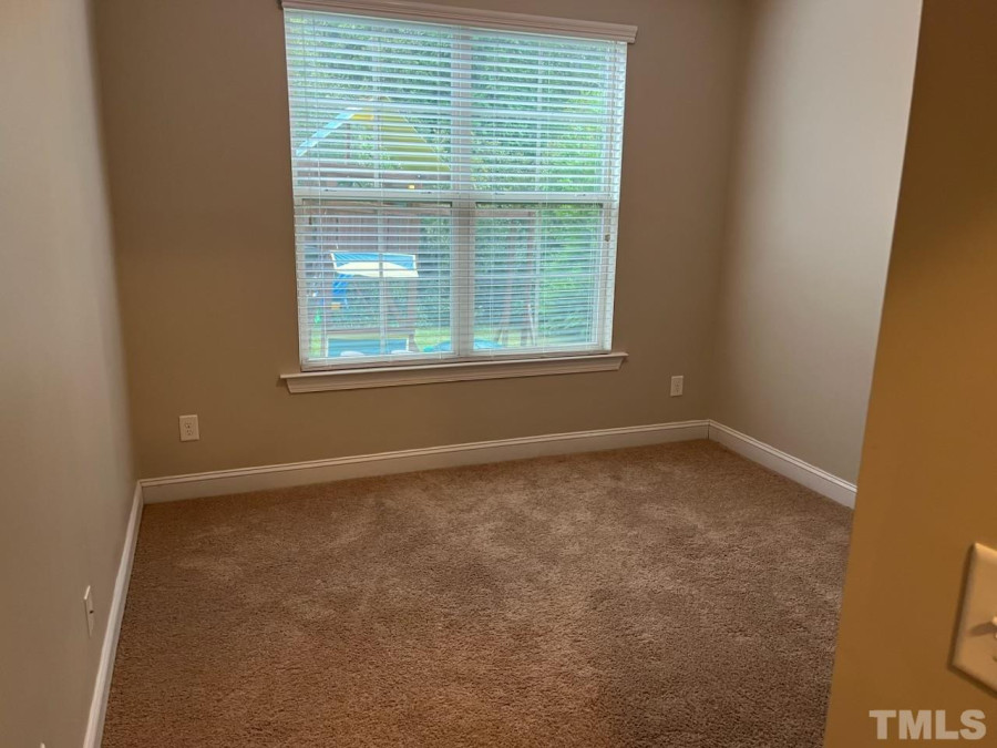 1820 Morehead Hill Ct Durham, NC 27703