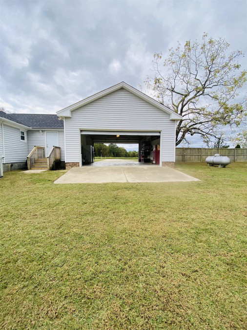 1865 Bud Lipscomb Rd Willow Springs, NC 27592