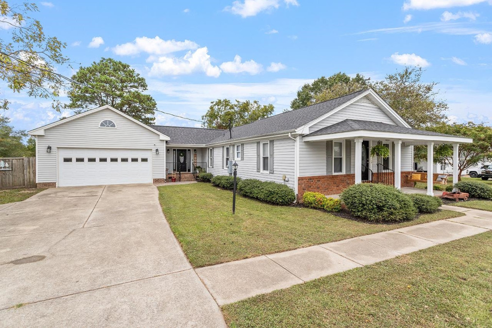 1865 Bud Lipscomb Rd Willow Springs, NC 27592