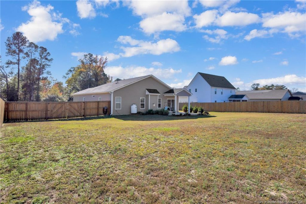 317 Laurel Lake Rd Salemburg, NC 28385