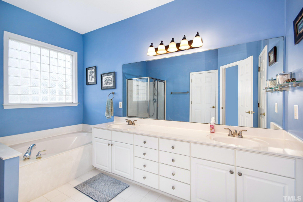 1215 Anora Dr Apex, NC 27502