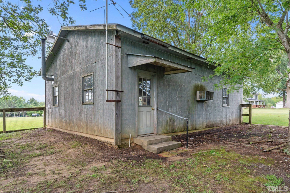 6507 Huntsboro Rd Oxford, NC 27565
