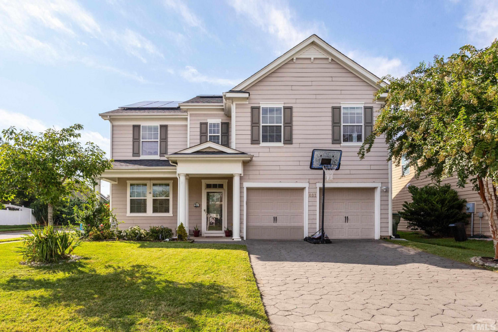 601 Piper Stream Cir, Cary, NC 27519 Raleigh Realty