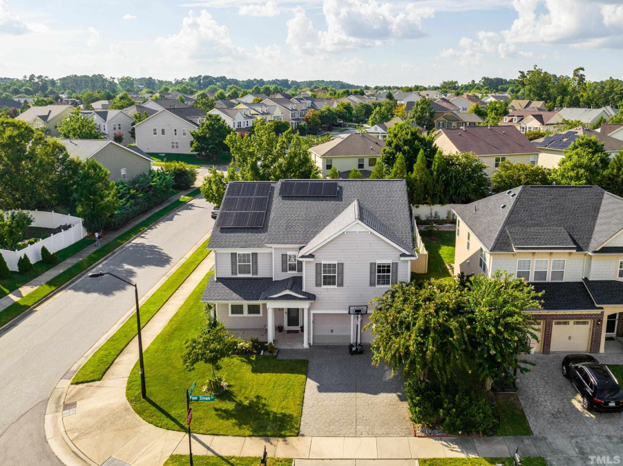 601 Piper Stream Cir, Cary, NC 27519 Raleigh Realty