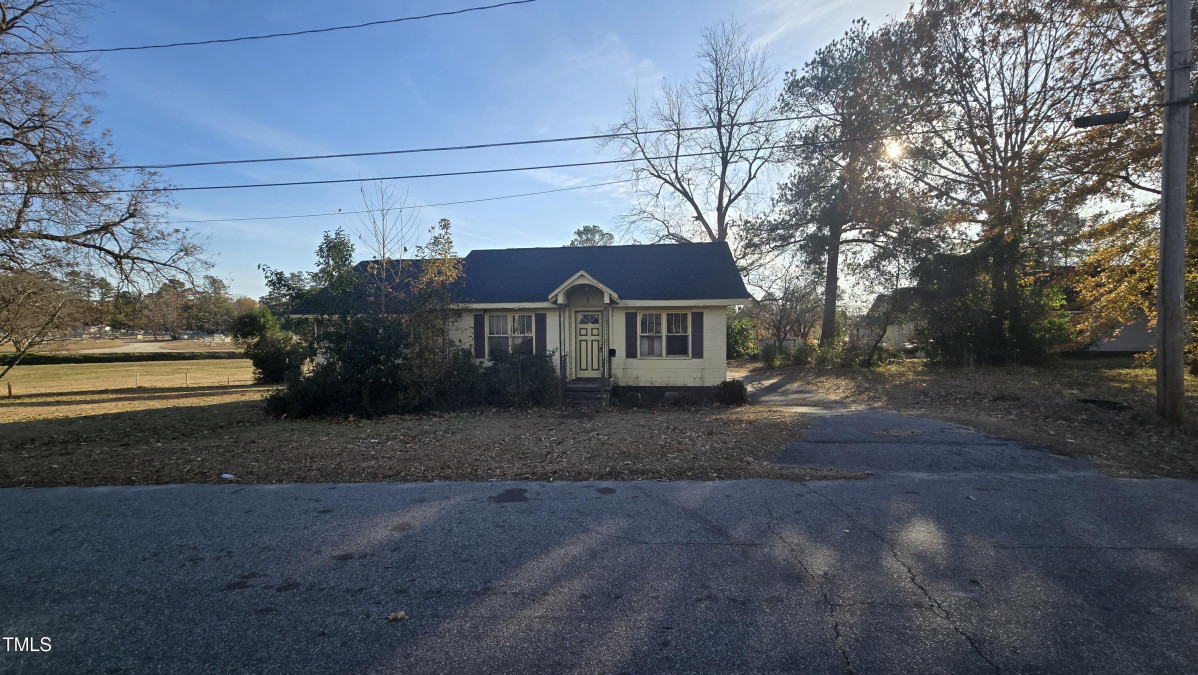 1406 East St Lumberton, NC 28358