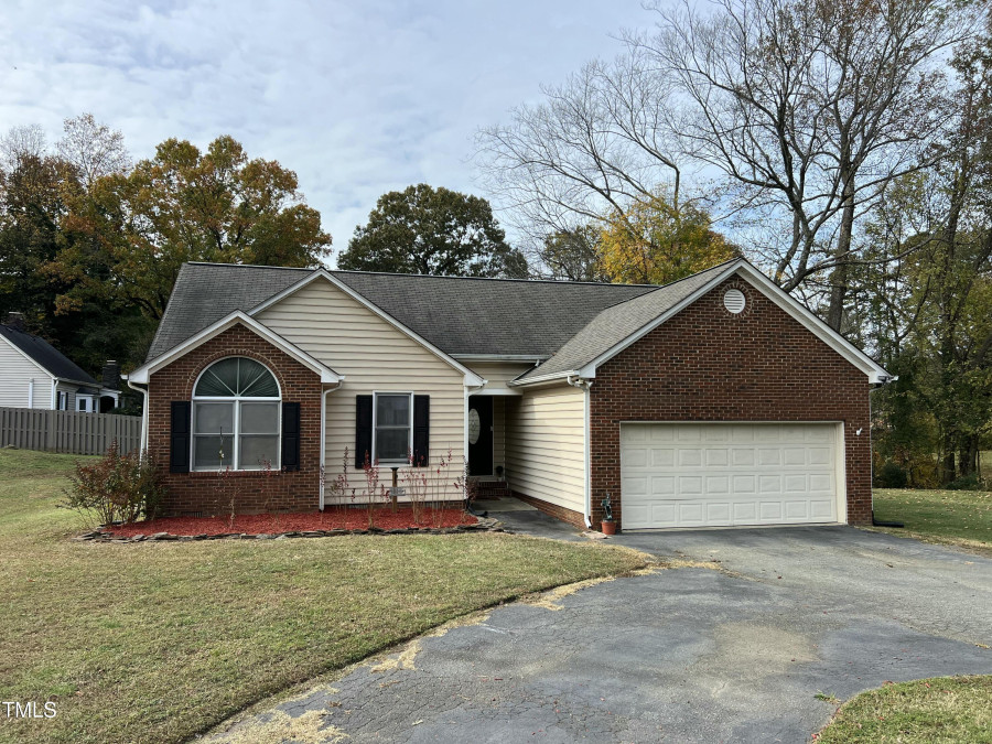 115 Random Ln Burlington, NC 27215