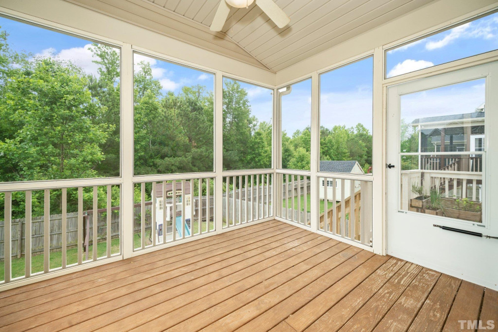832 Ribbonleaf Ln Fuquay Varina, NC 27526