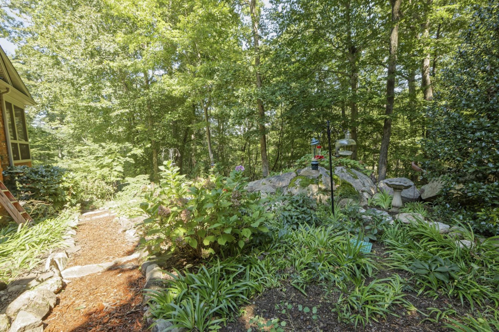 135 Glen Ridge Dr Chapel Hill, NC 27516