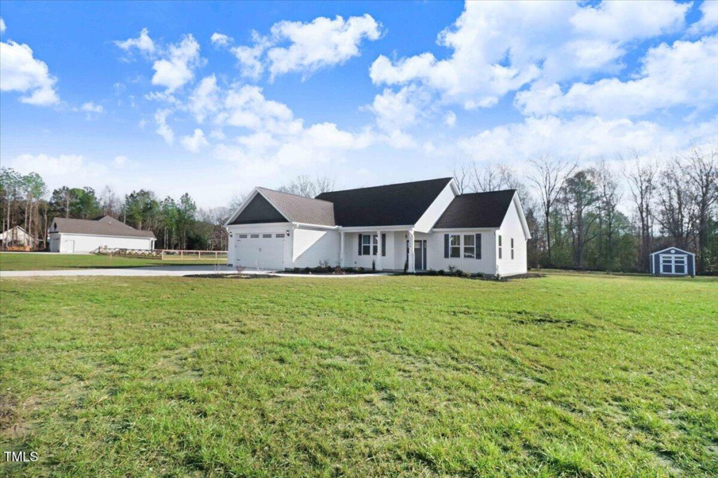 2169 Dobbersville Rd Mount Olive, NC 28365